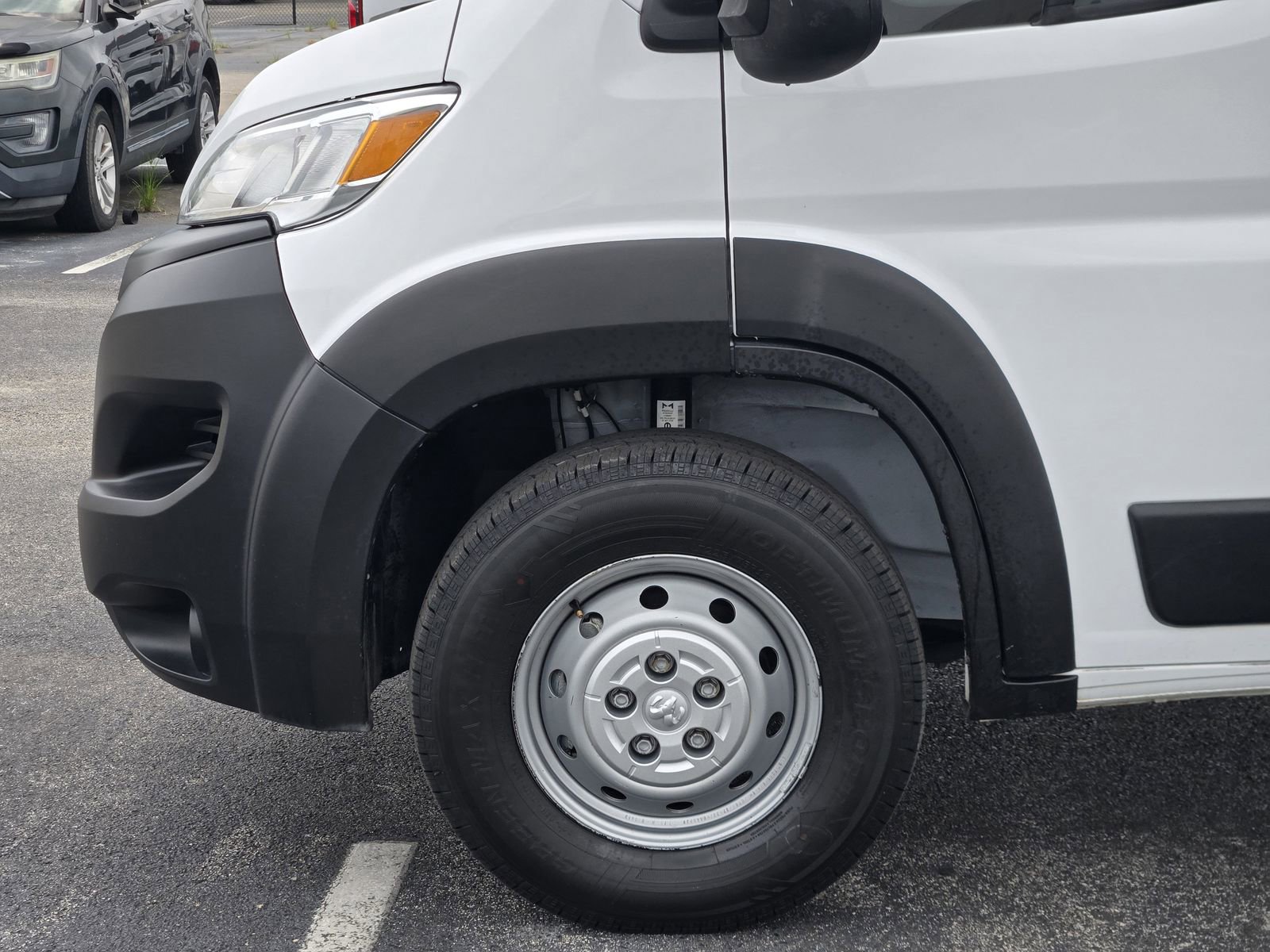 Used 2023 RAM ProMaster 2500 FWD image 9
