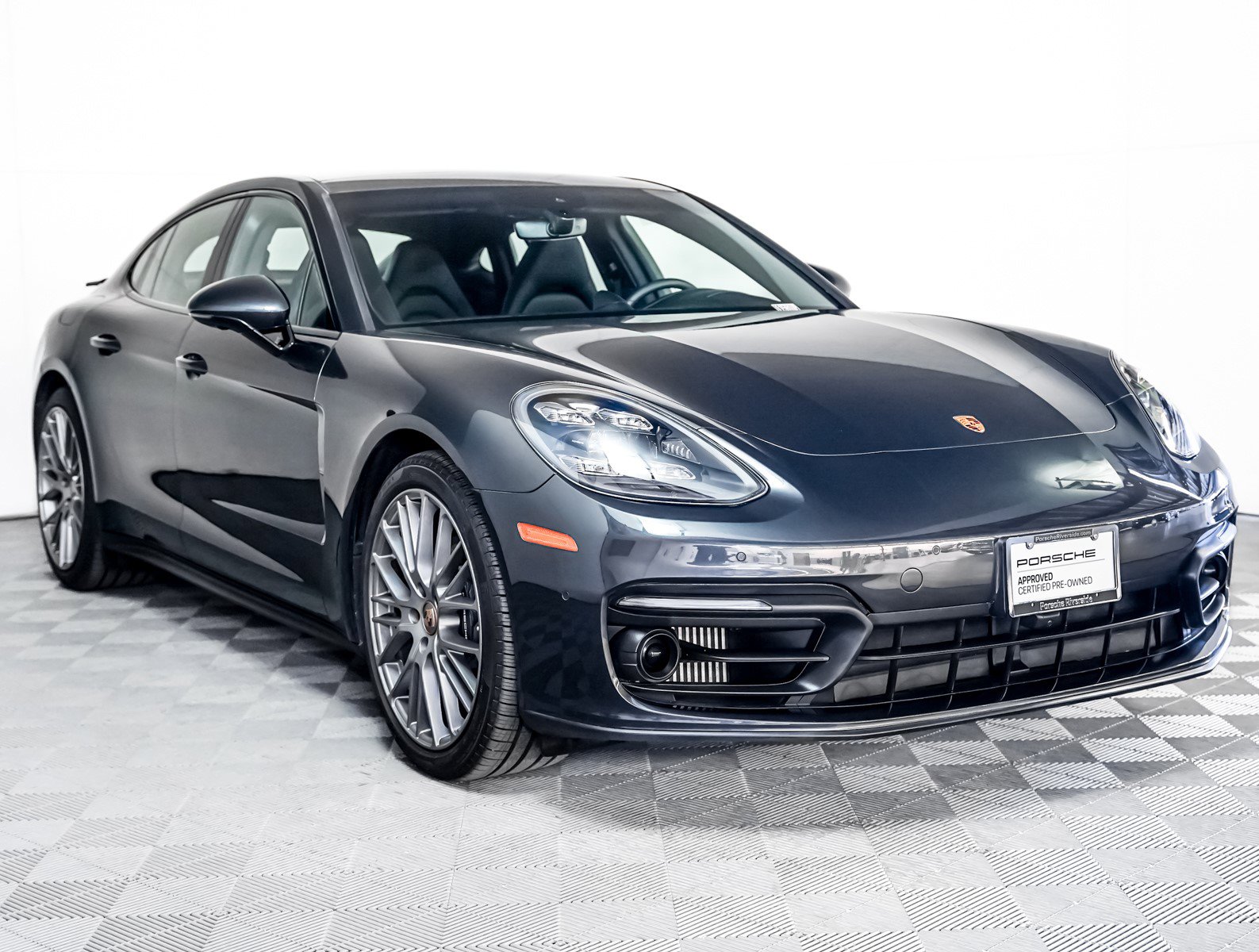 Used 2023 Porsche Panamera 4 Platinum Edition w/ Assistance Package image 8