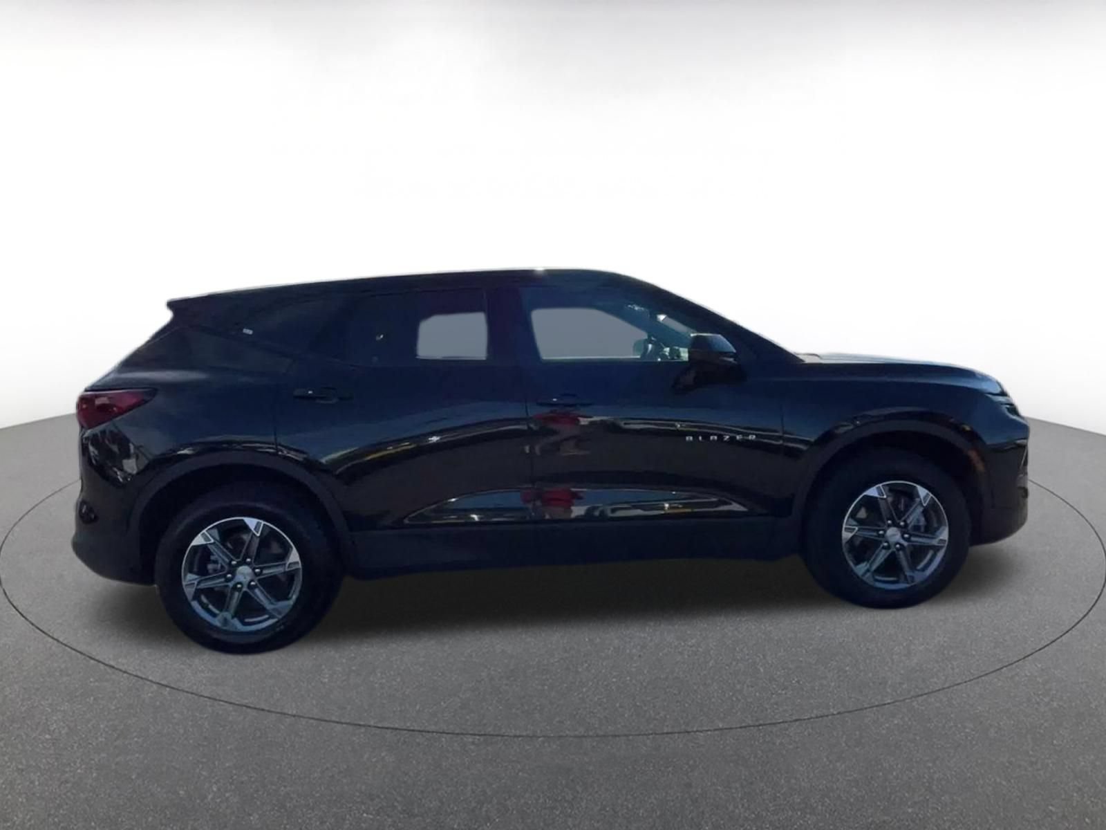 Used 2025 Chevrolet Blazer LT FWD image 15