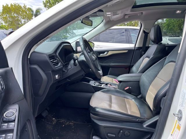 Used 2021 Ford Escape Titanium w/ Titanium Elite Package AWD/4WD image 6