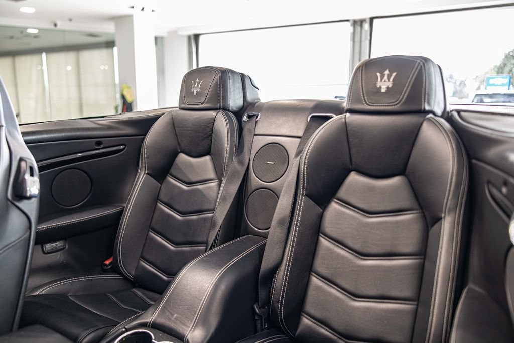 Used 2015 Maserati GranTurismo Sport RWD image 22