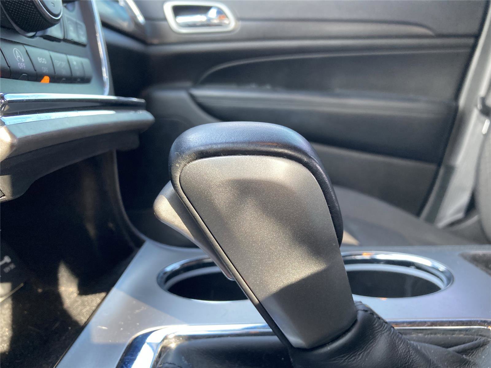 Used 2018 Jeep Grand Cherokee Laredo image 17