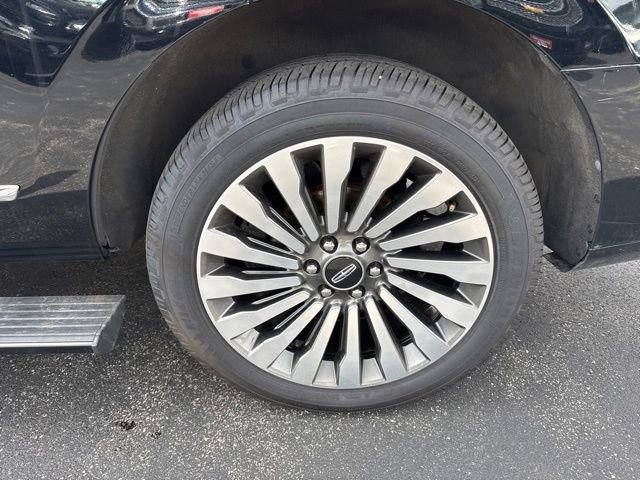 Used 2018 Lincoln Navigator Reserve w/ Technology Package image 17