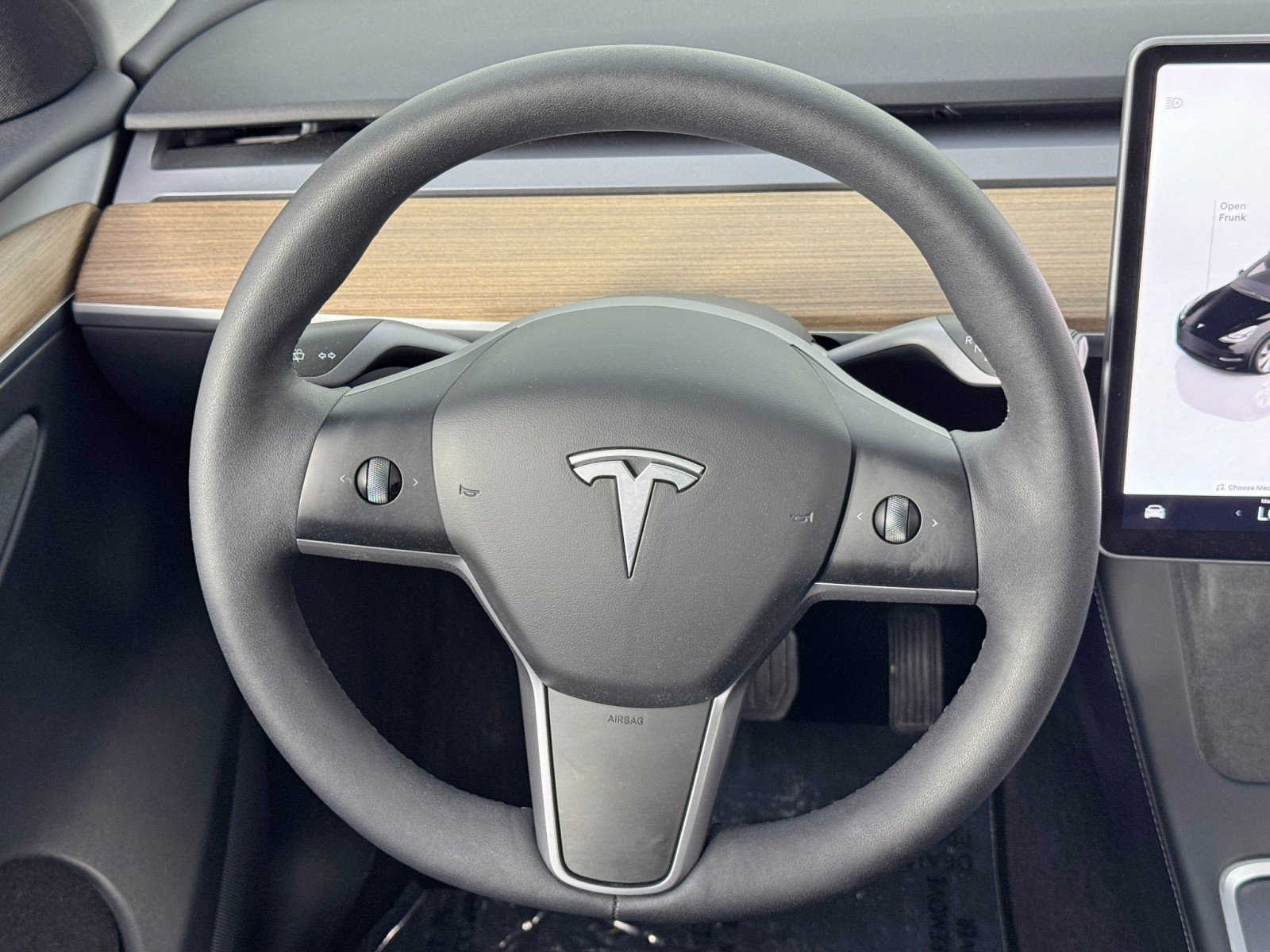 Used 2024 Tesla Model Y 2WD image 18