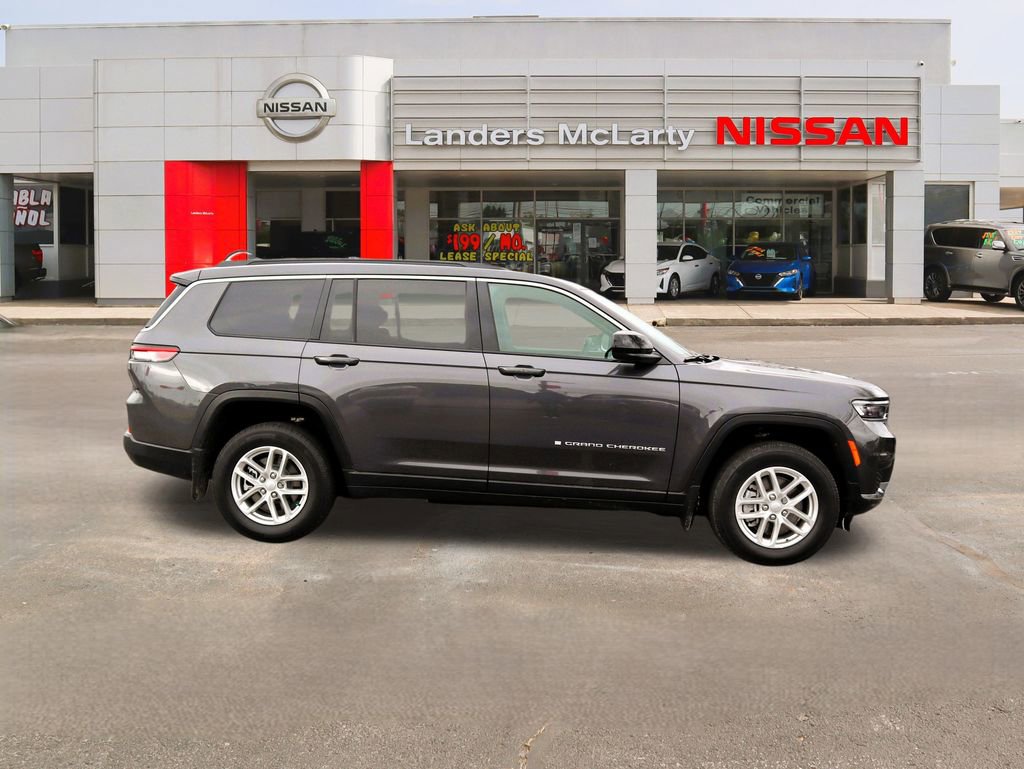 Used 2025 Jeep Grand Cherokee L Laredo image 2