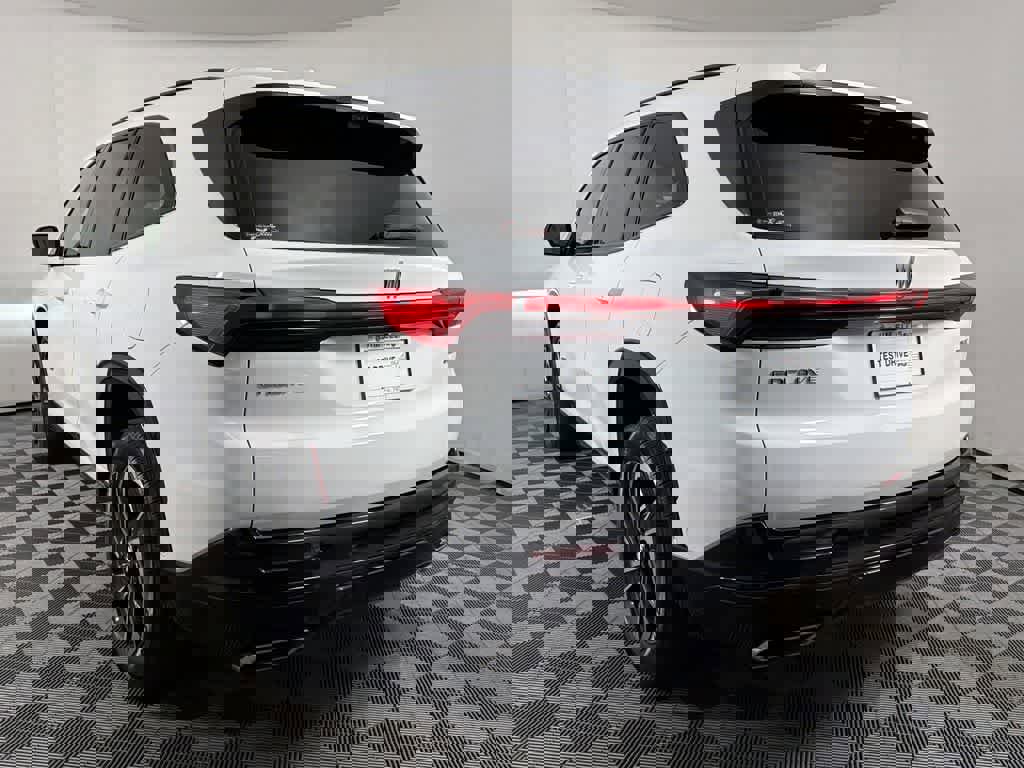 New 2026 Buick Enclave Sport Touring w/ Super Cruise Package image 7