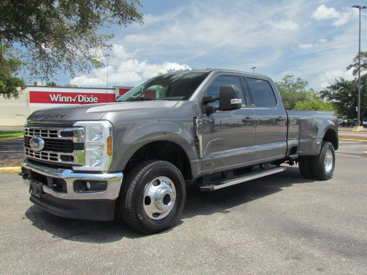 Used 2024 Ford F350 XLT AWD/4WD image 3