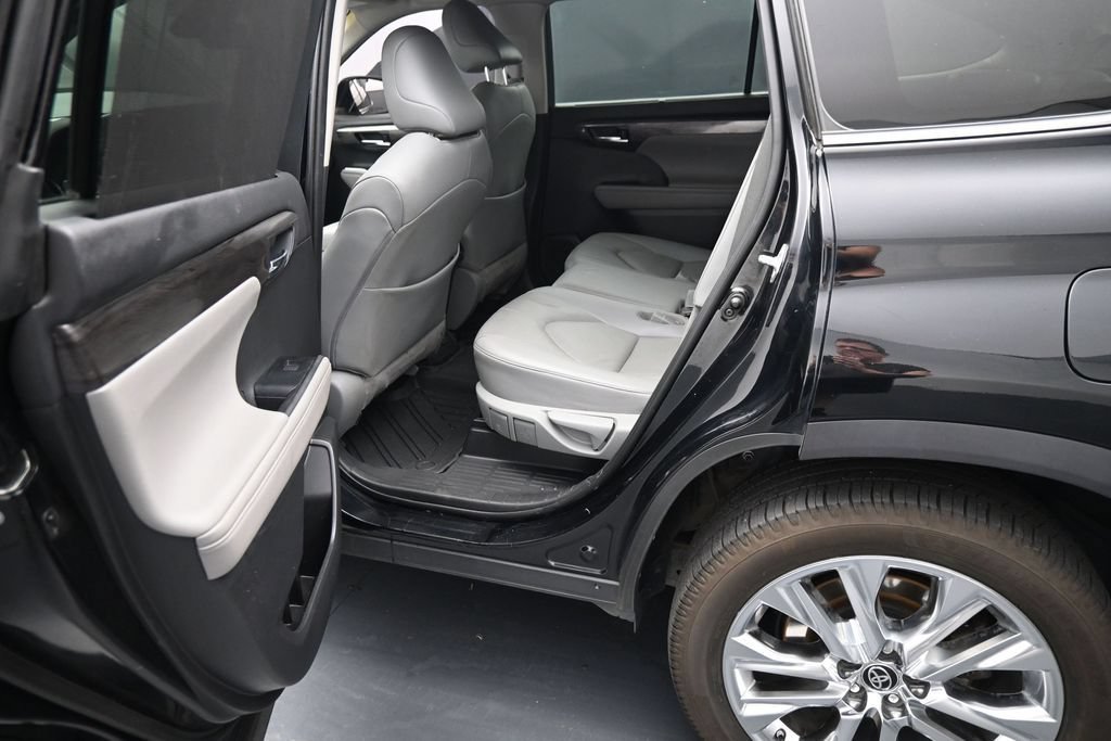Used 2020 Toyota Highlander Limited AWD/4WD image 21
