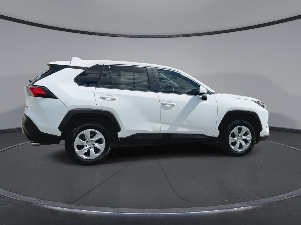 Used 2024 Toyota RAV4 LE FWD image 9
