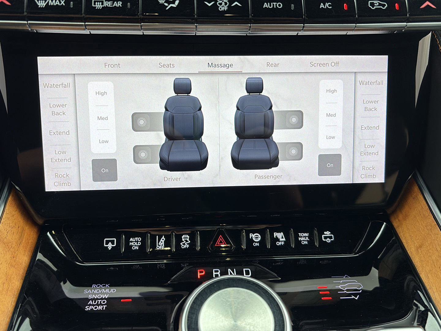 Used 2022 Jeep Grand Wagoneer Series III w/ Rear Seat Video Group 1 AWD/4WD image 15