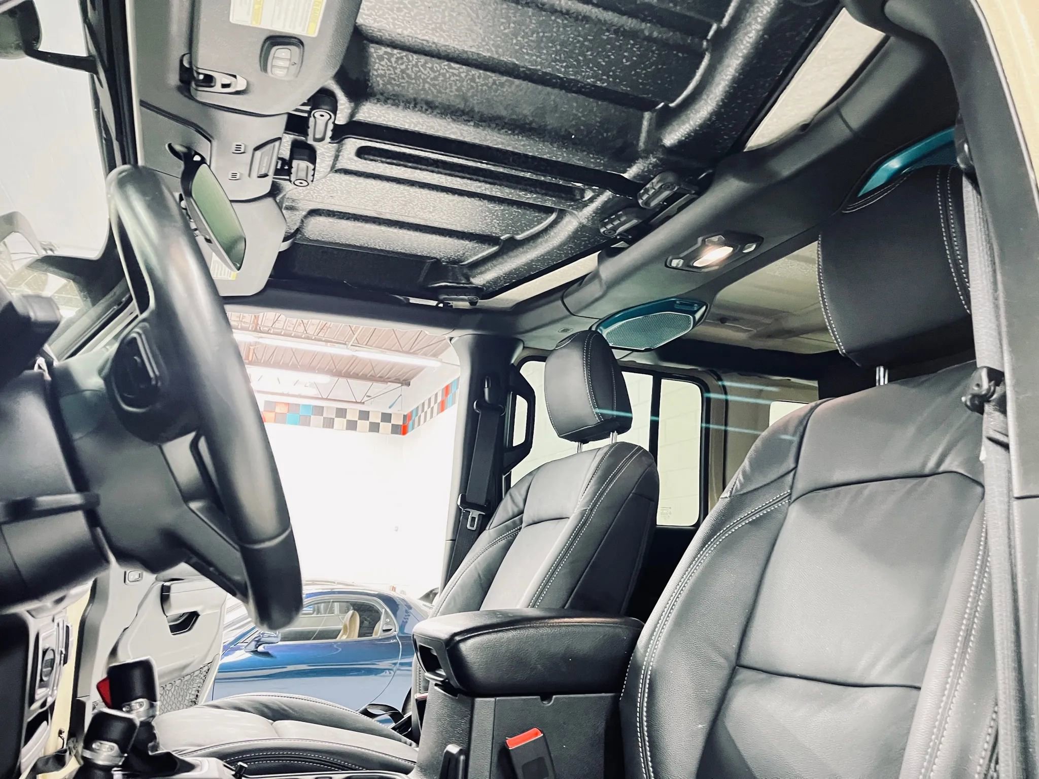 Used 2018 Jeep Wrangler Unlimited Sport S image 40