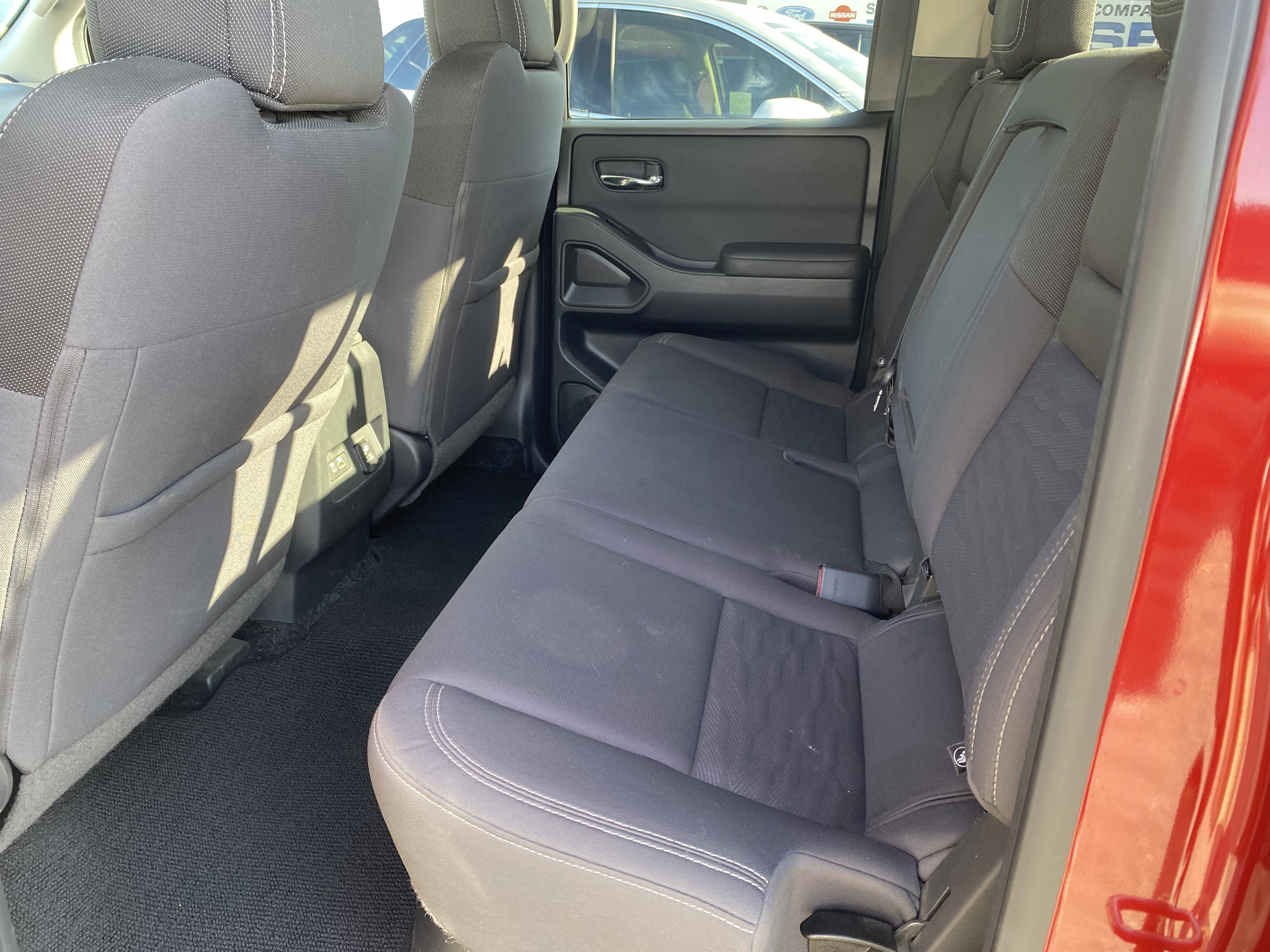 Used 2022 Nissan Frontier SV image 13