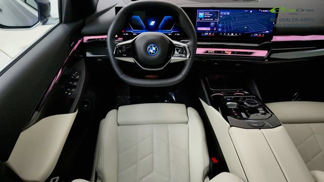 Used 2025 BMW i5 eDrive40i RWD image 54