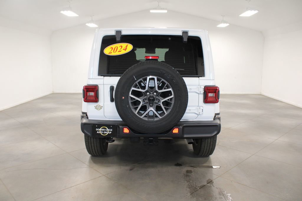 Used 2024 Jeep Wrangler Sahara image 8