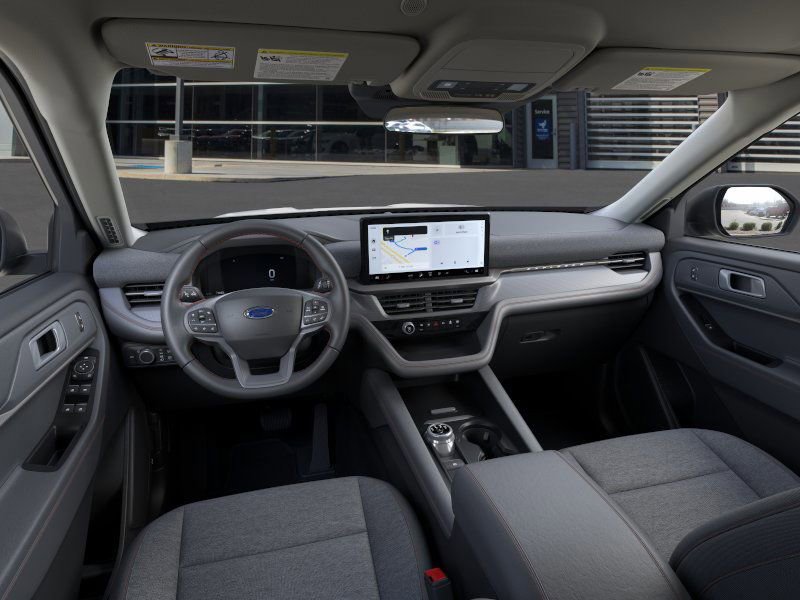 Used 2025 Ford Explorer Active AWD/4WD image 13