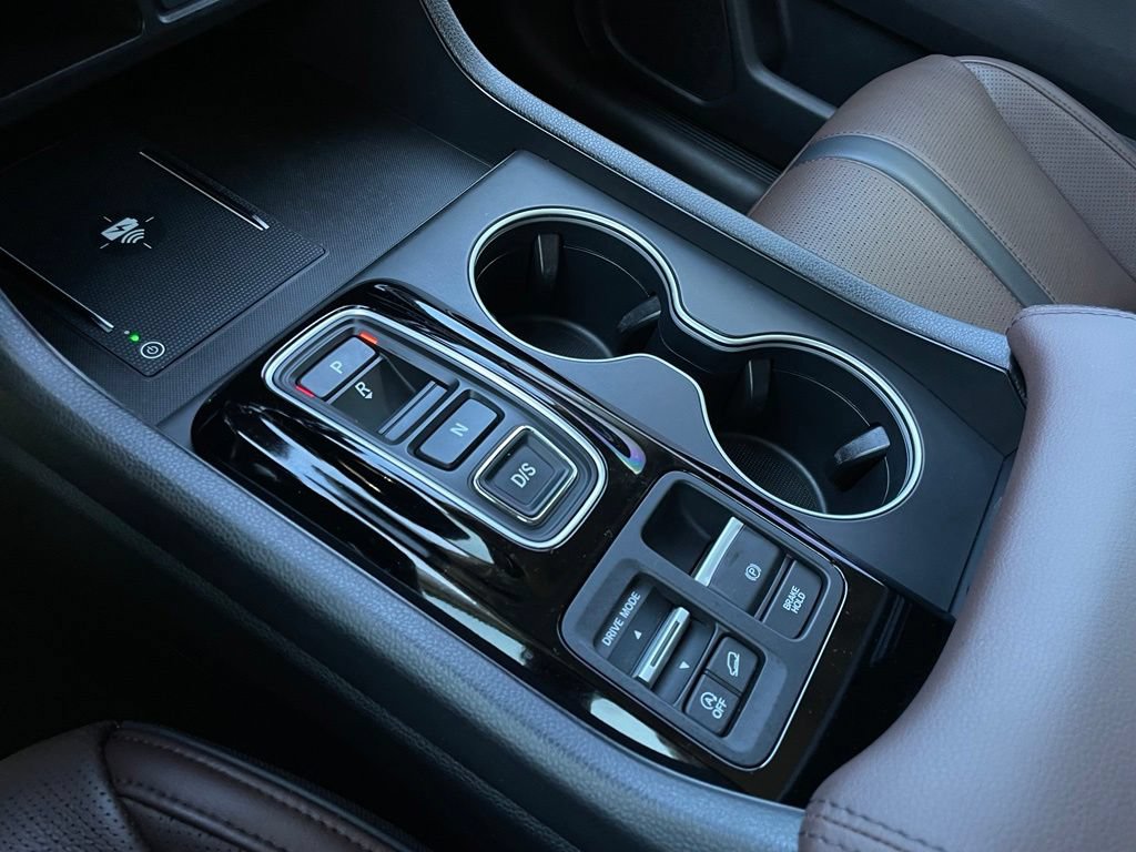 Used 2025 Honda Pilot Elite image 23
