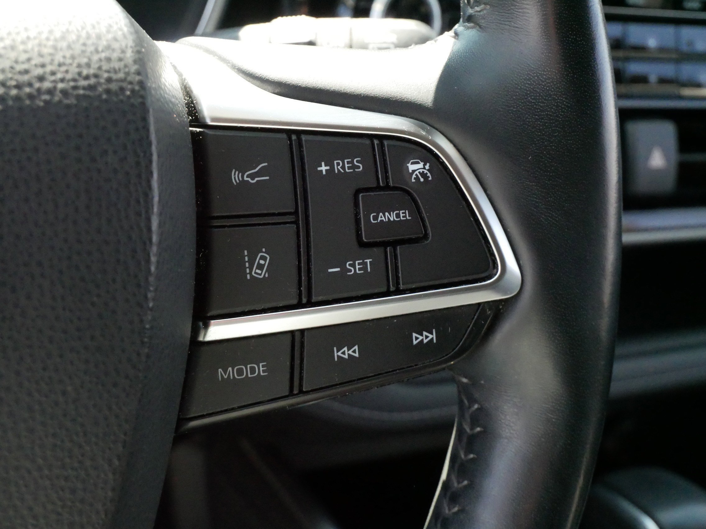 Used 2020 Toyota Highlander Platinum image 26