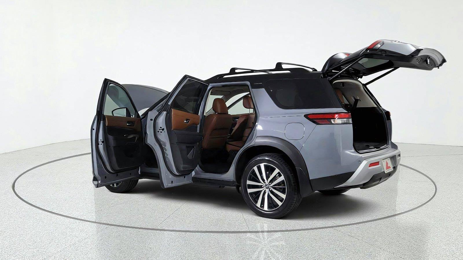 Used 2024 Nissan Pathfinder Platinum FWD image 12