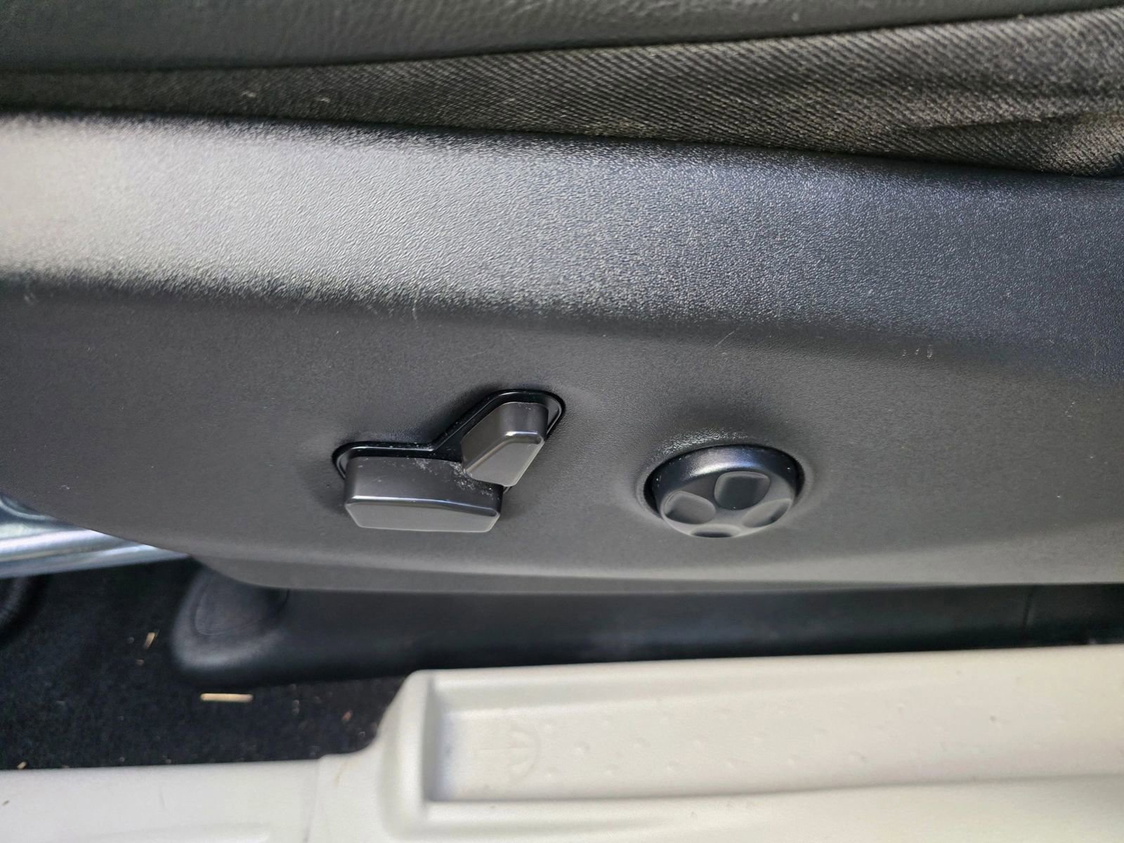 Used 2021 Chrysler Pacifica Touring-L image 23