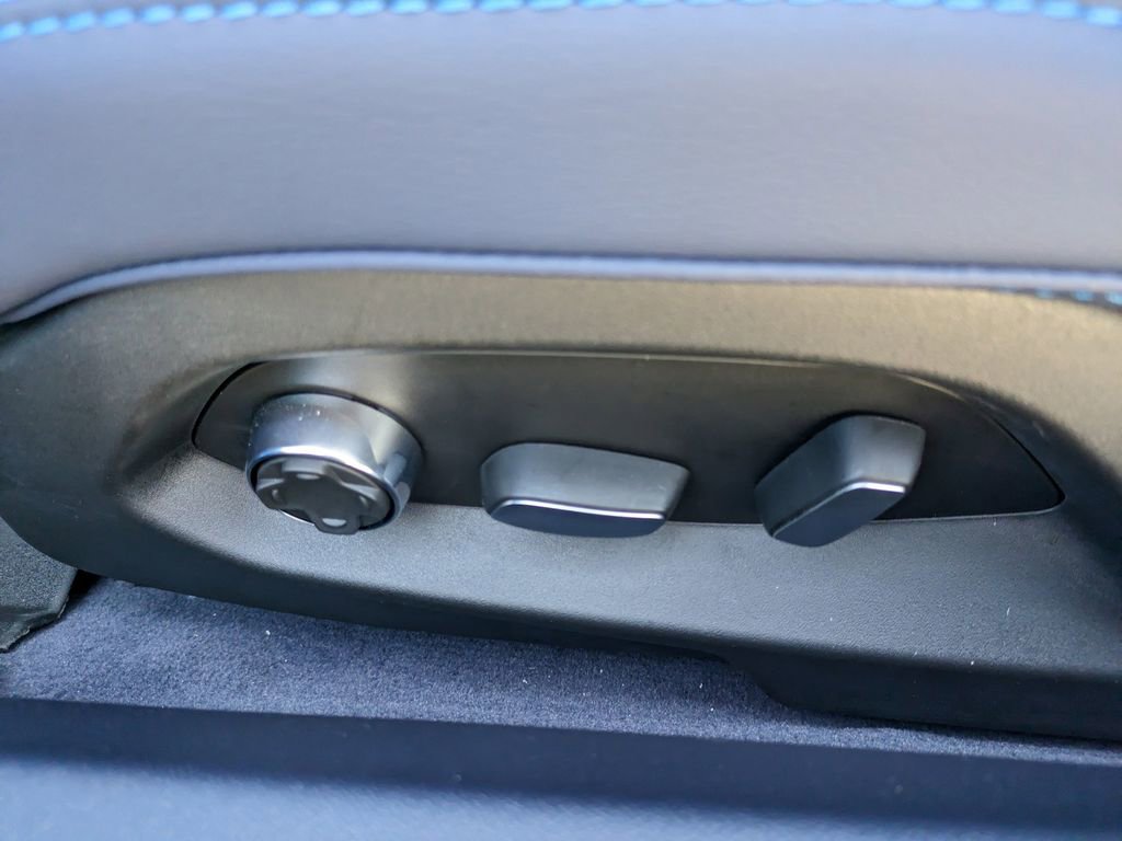 Used 2022 Chevrolet Corvette Stingray Premium Cpe w/ Z51 Performance Package image 14