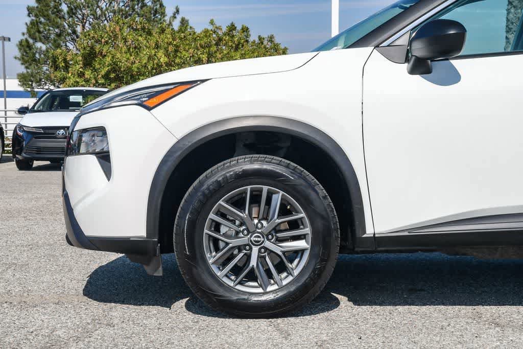 Used 2024 Nissan Rogue S image 10