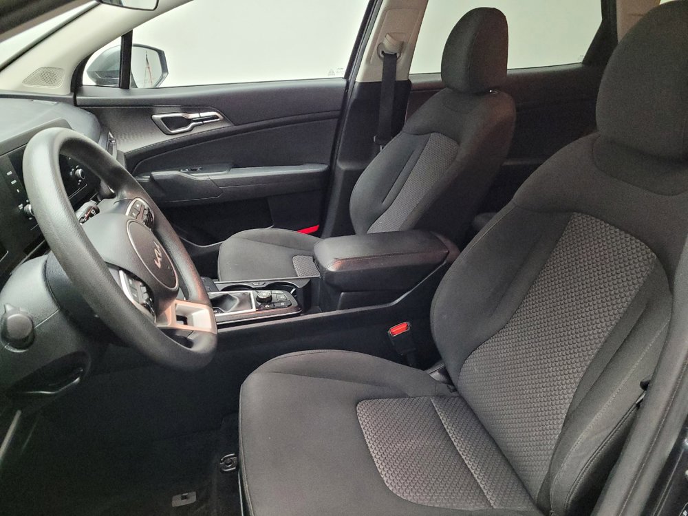 Used 2025 Kia Sportage LX FWD image 17