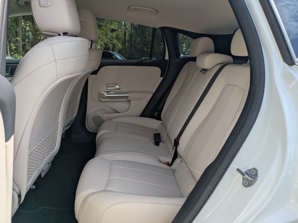 Used 2021 Mercedes-Benz GLA 250 4MATIC image 14