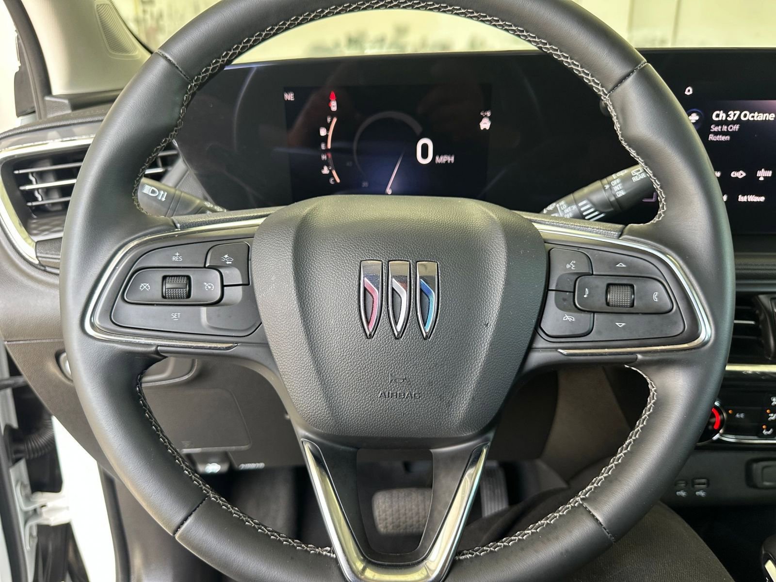 Used 2025 Buick Encore GX Preferred image 25