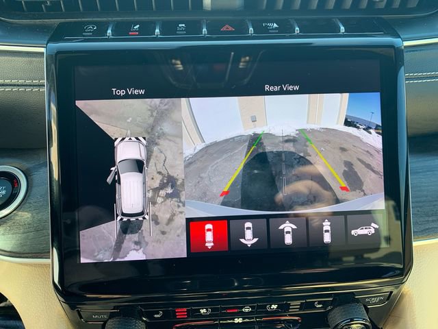 Used 2023 Jeep Grand Cherokee Limited w/ Luxury Tech Group II image 33