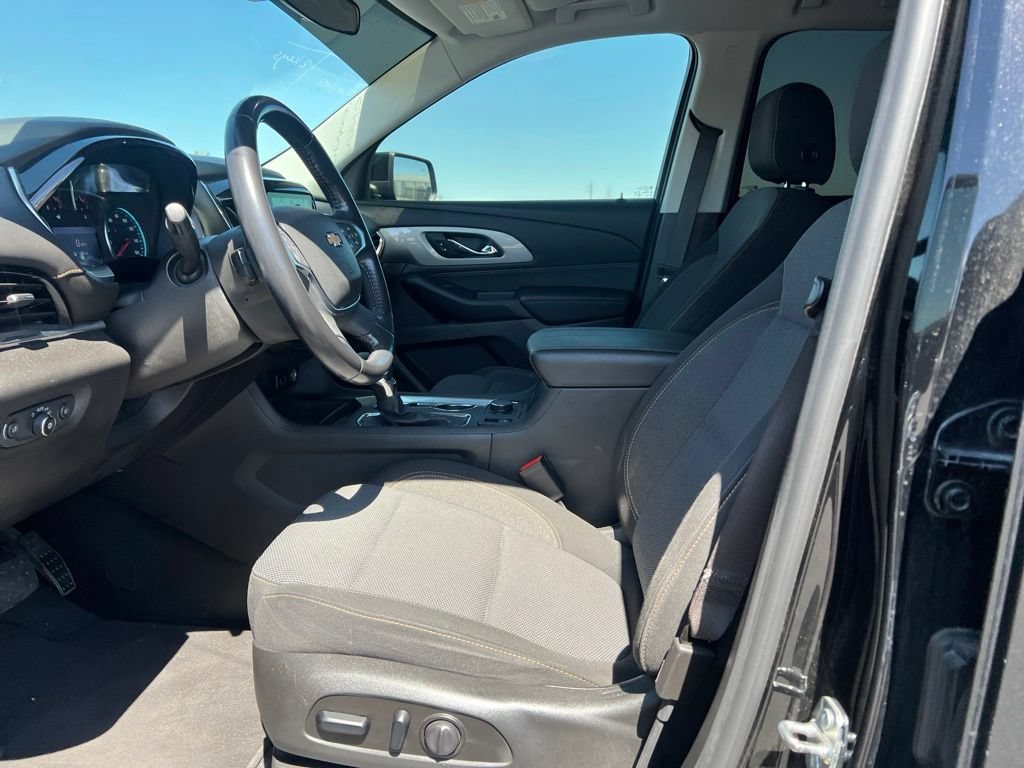 Used 2021 Chevrolet Traverse LT FWD image 15
