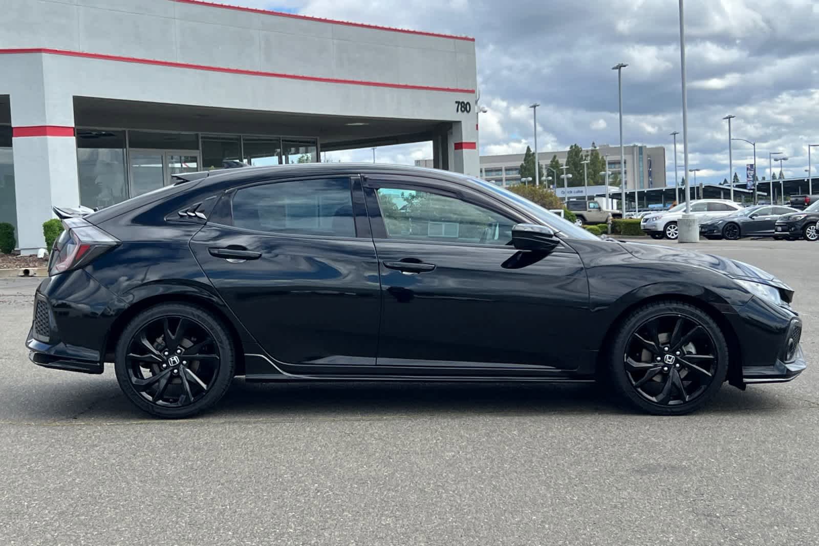 Used 2018 Honda Civic Sport image 6