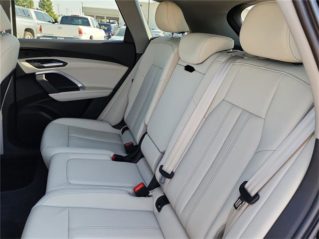 Certified 2025 Audi Q5 Premium w/ Convenience Package image 25