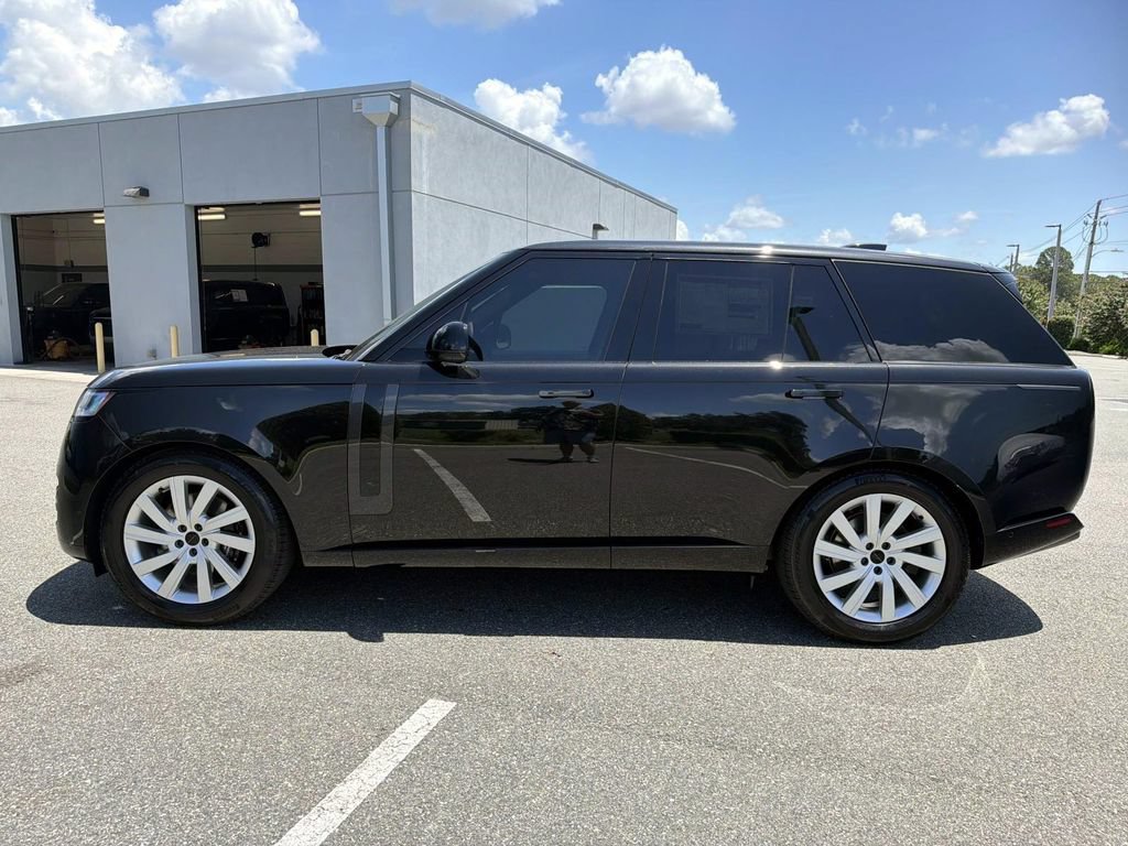 New 2026 Land Rover Range Rover SE AWD/4WD image 2