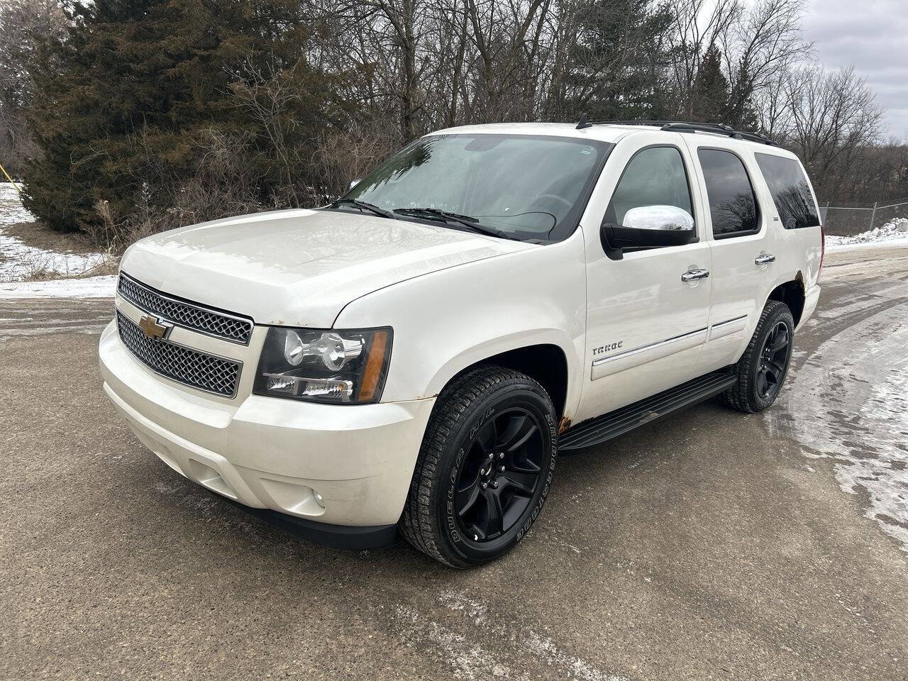 Used 2010 Chevrolet Tahoe LTZ image 2