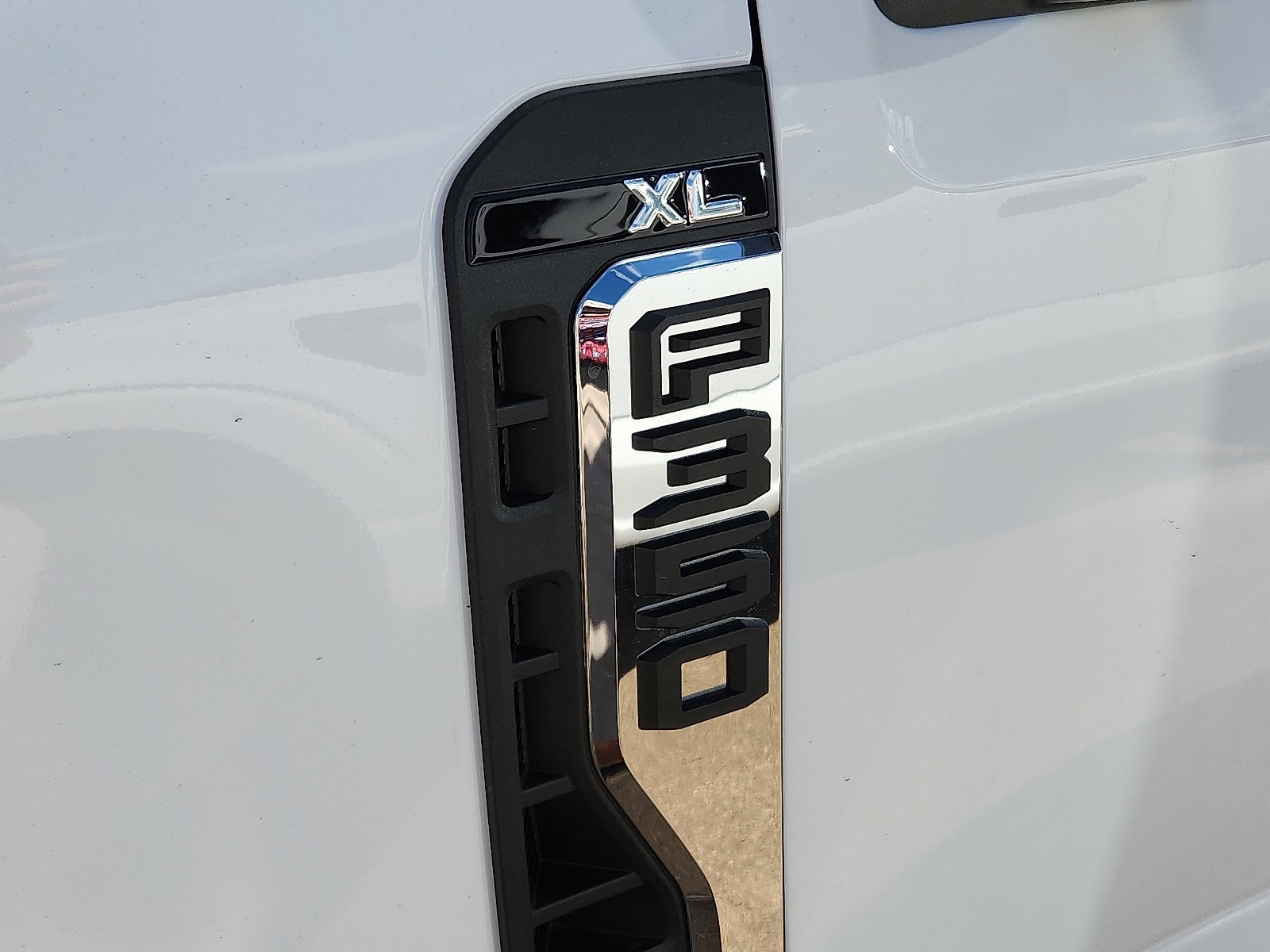 New 2026 Ford F350 XL image 4