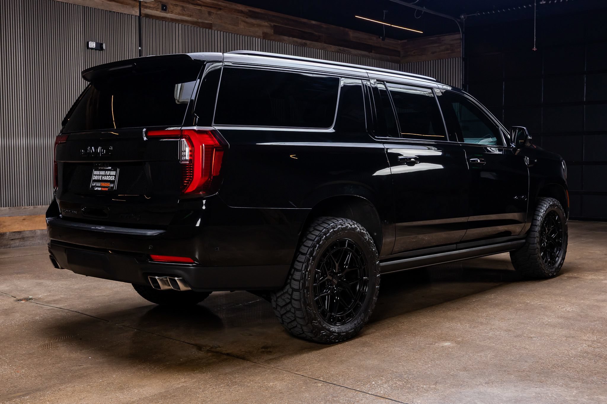 Used 2025 GMC Yukon XL AT4 Ultimate AWD/4WD image 10