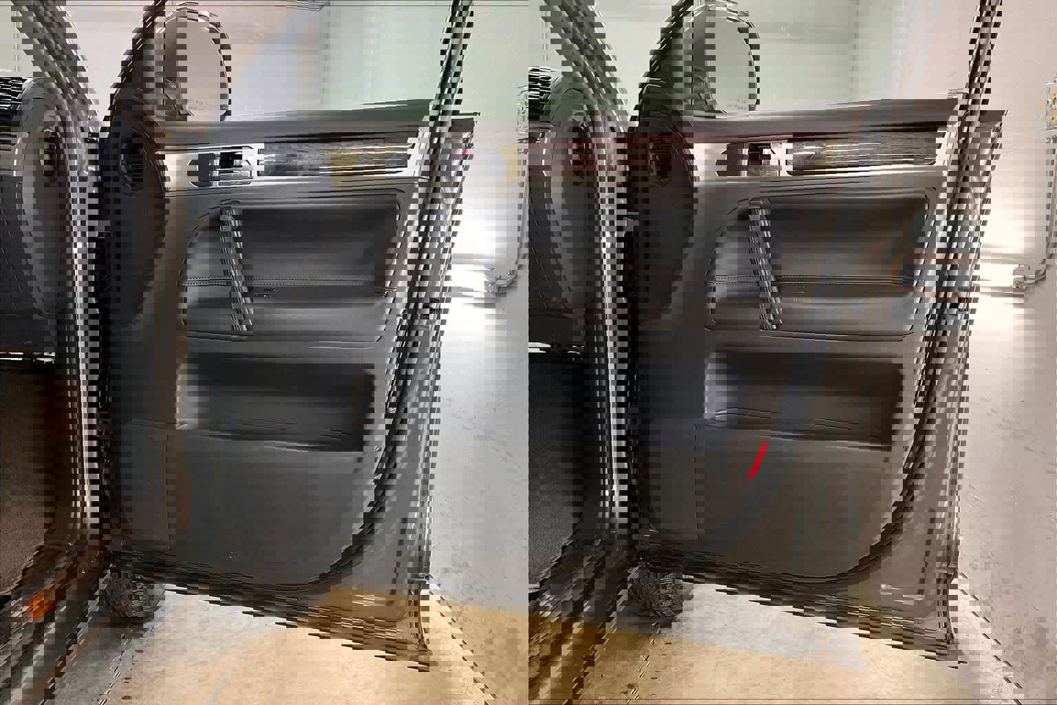 Used 2008 Volkswagen Touareg V8 image 24