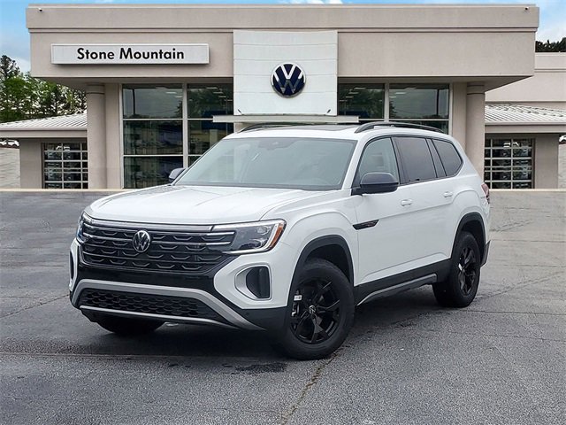 New 2025 Volkswagen Atlas Peak Edition SE image 1