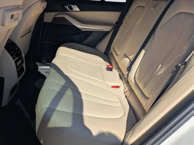 Used 2022 BMW X5 sDrive40i w/ Premium Package image 17