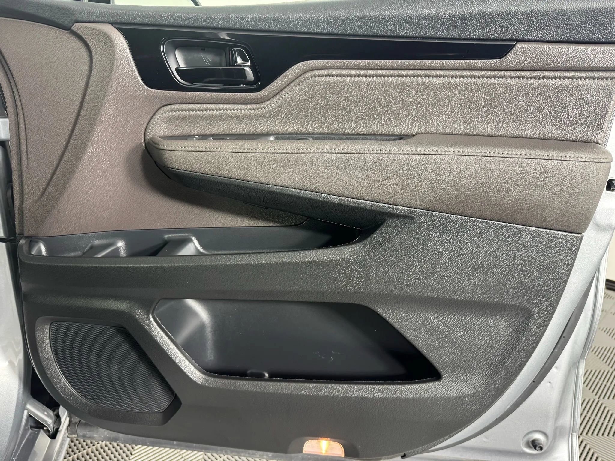 Used 2024 Honda Odyssey Elite image 48
