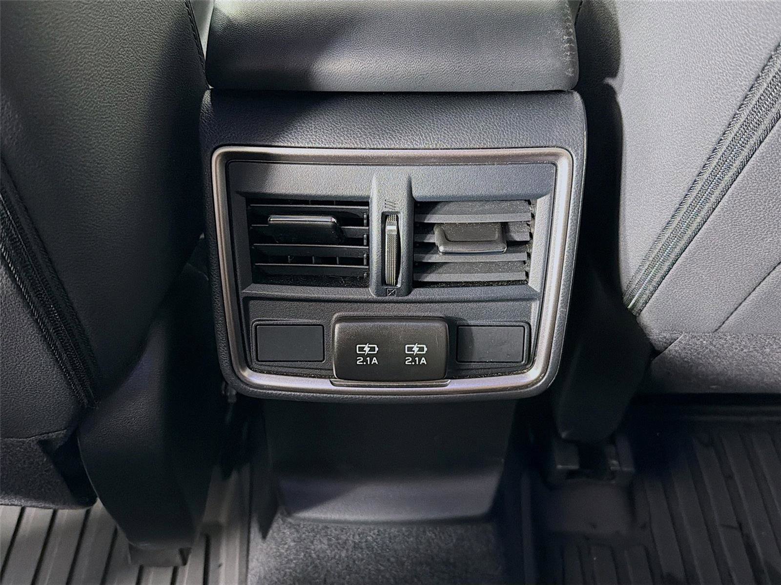 Used 2024 Subaru Forester Premium AWD/4WD image 25