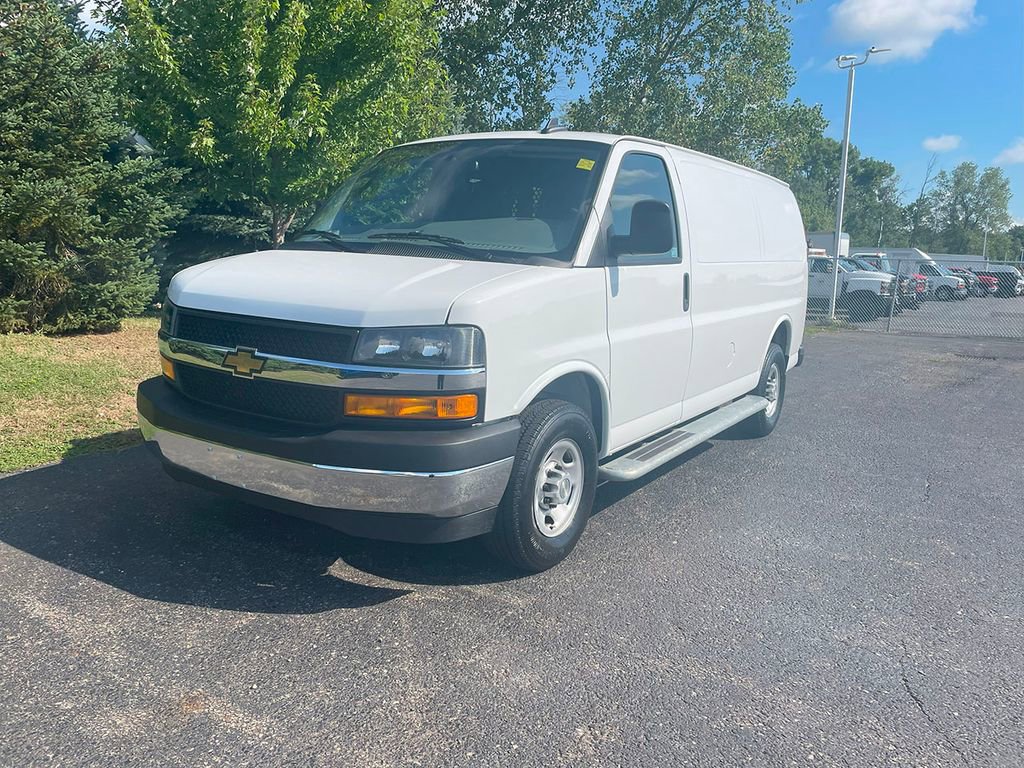 Used 2024 Chevrolet Express 2500 w/ Driver Convenience Package image 4