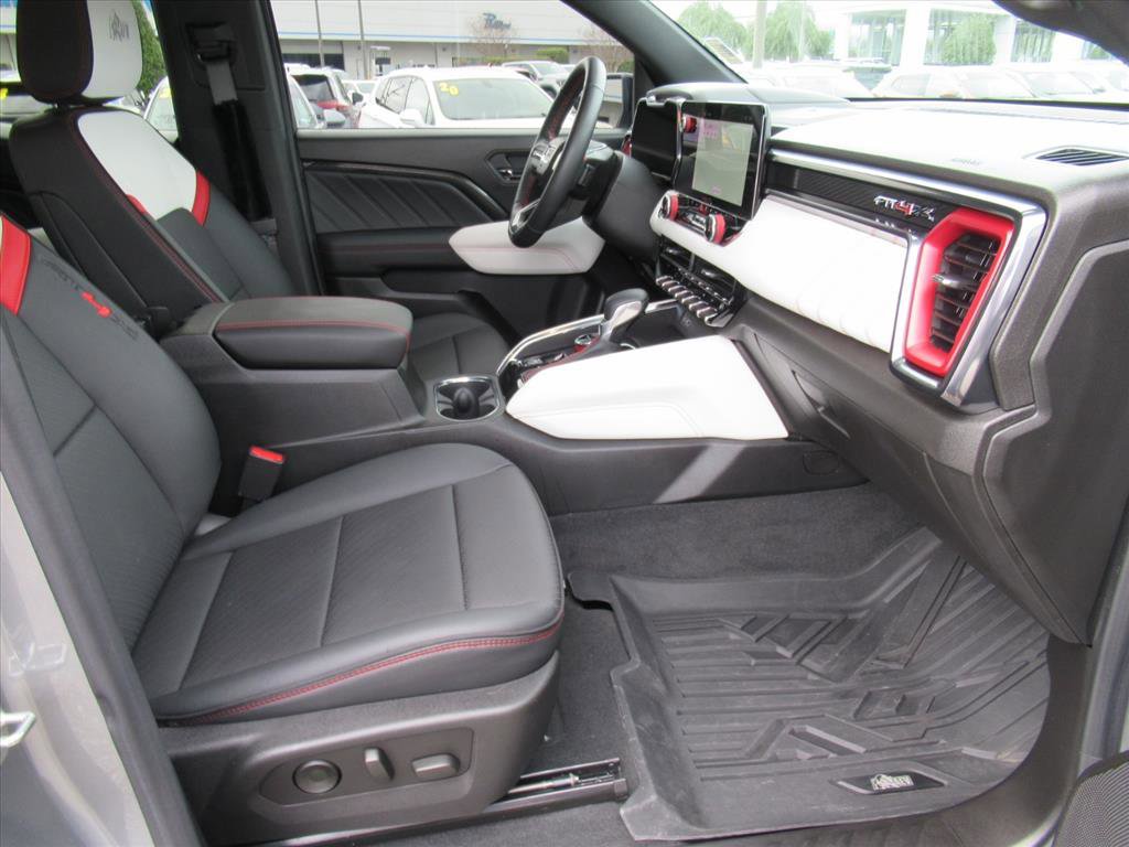 Used 2024 GMC Canyon AT4X w/ AT4X AEV Edition AWD/4WD image 9