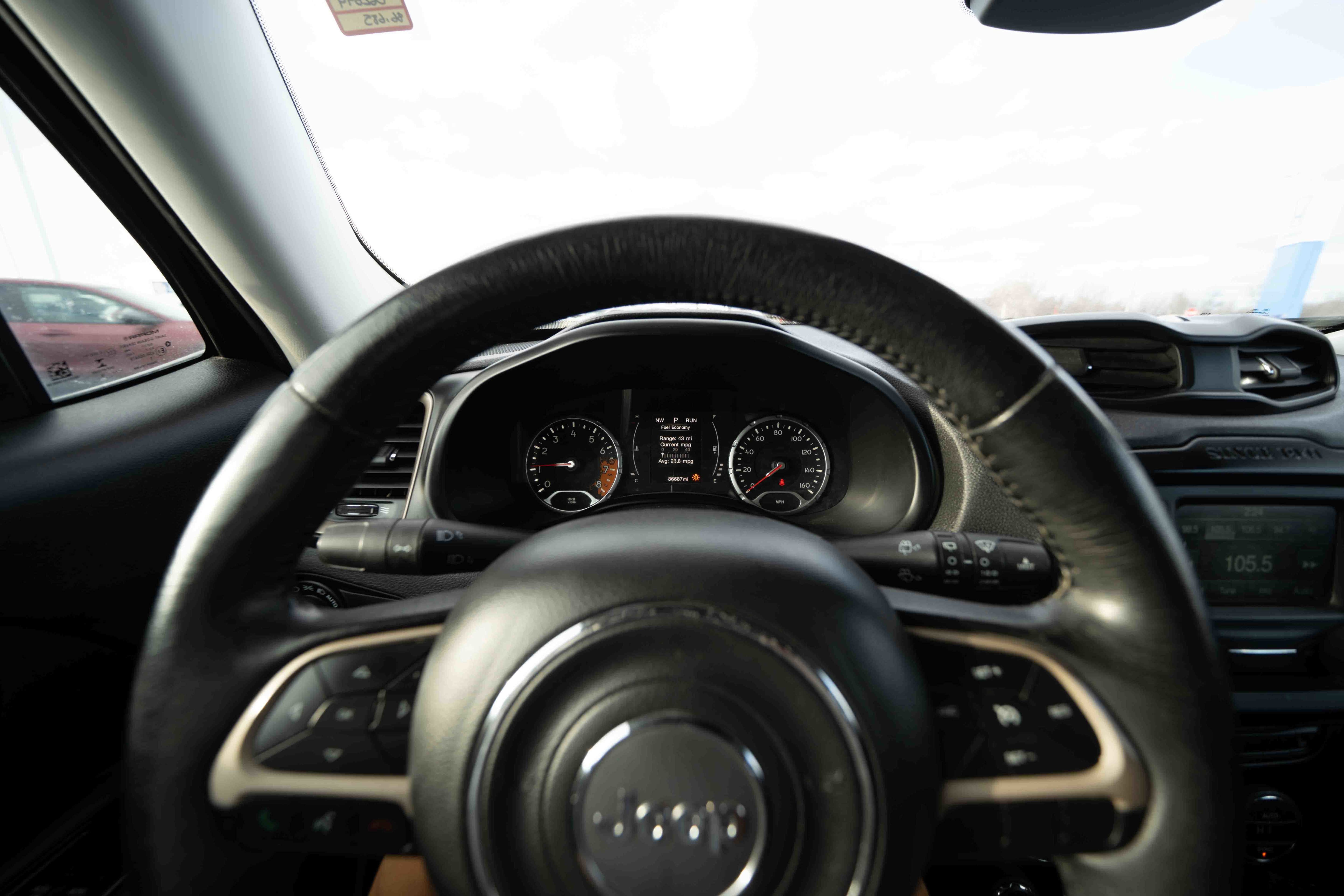 Used 2016 Jeep Renegade 75th Anniversary image 14