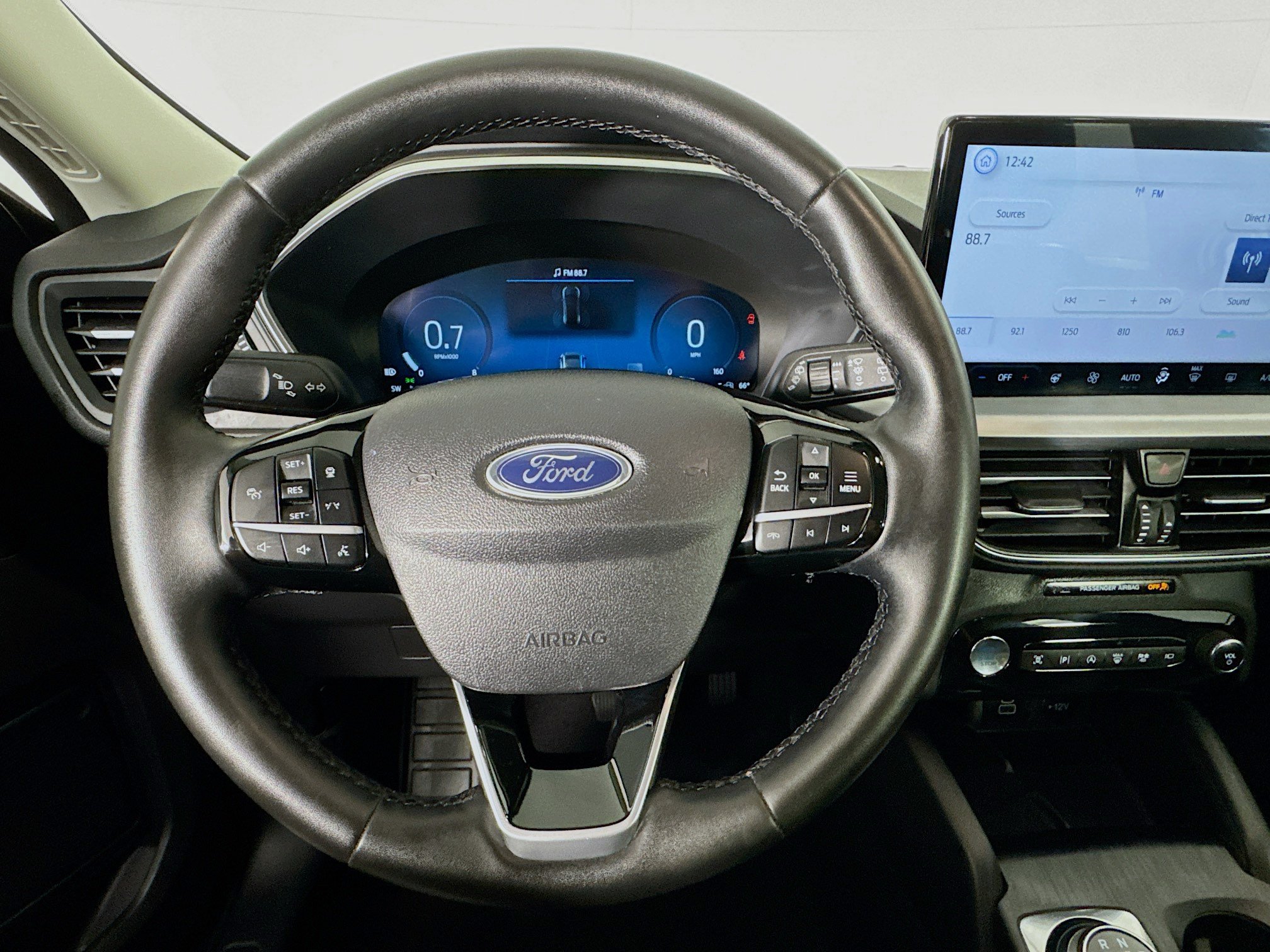 Used 2024 Ford Escape Platinum AWD/4WD image 10