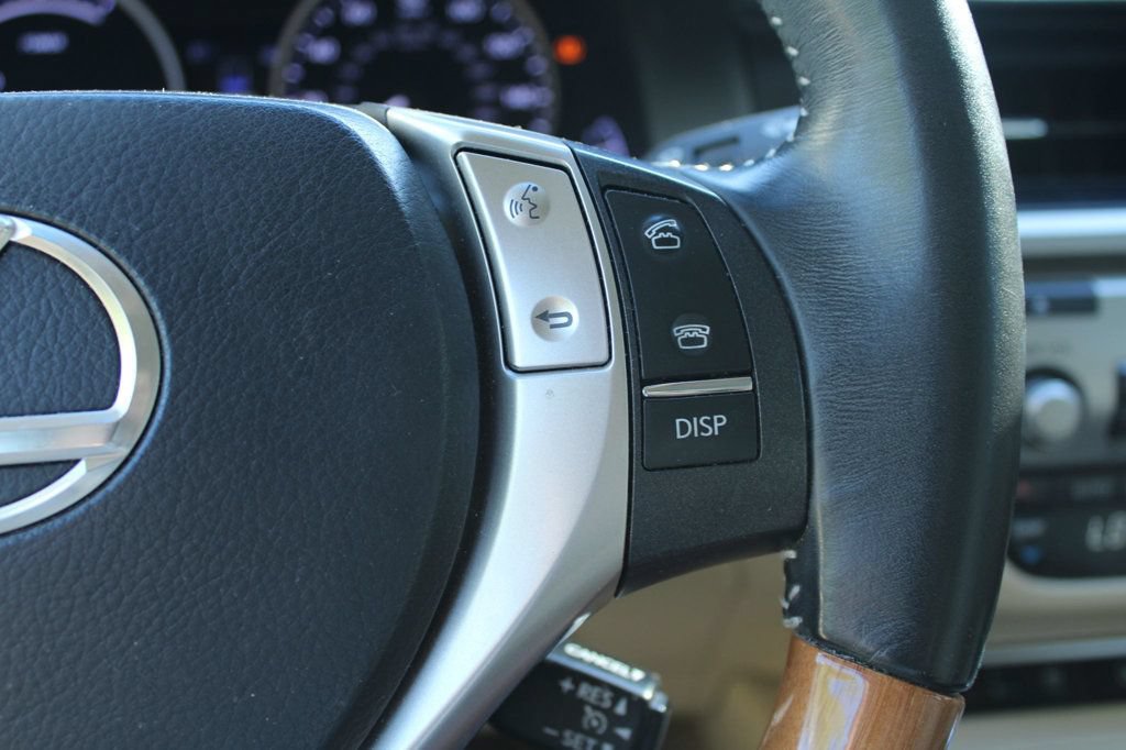 Used 2014 Lexus ES 300h w/ Luxury Package w/Bamboo Trim FWD image 29