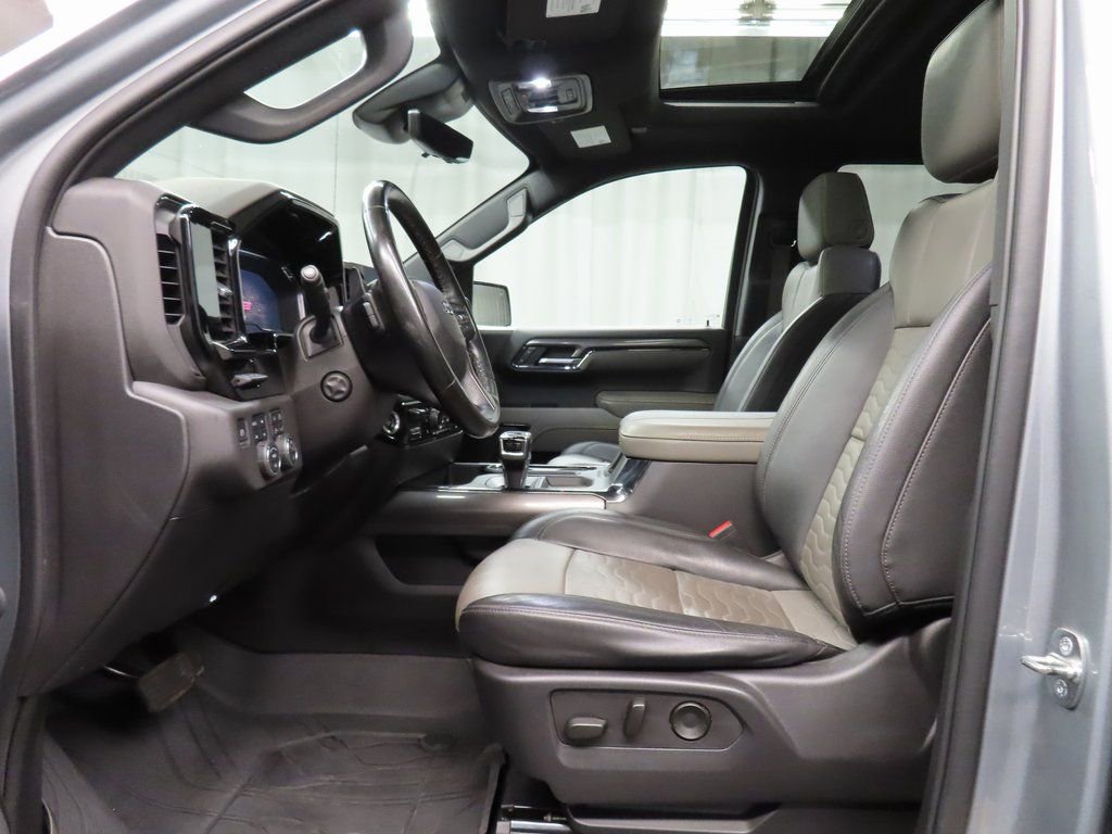 Used 2023 Chevrolet Silverado 1500 ZR2 w/ Technology Package image 9