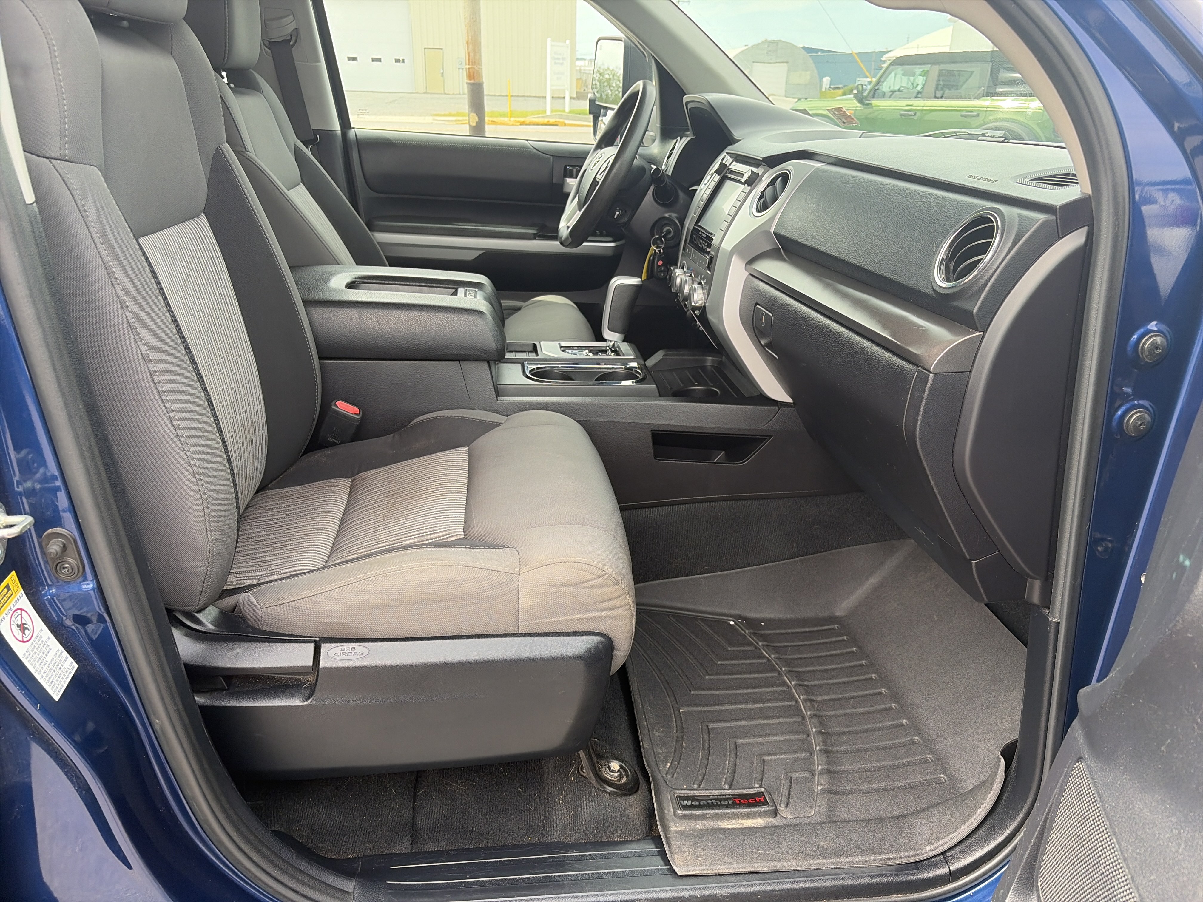 Used 2014 Toyota Tundra SR5 w/ SR5 Upgrade Package AWD/4WD image 8