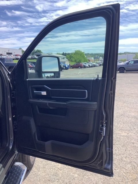 Certified 2025 RAM 2500 Big Horn AWD/4WD image 19