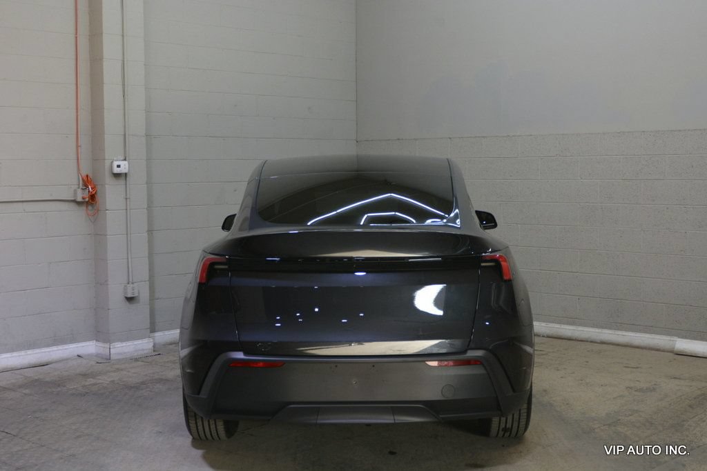 Used 2026 Tesla Model Y 2WD image 12